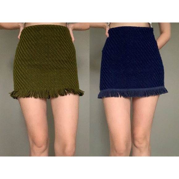 2/$25👗 Knitted Skirt - Picture 1 of 10